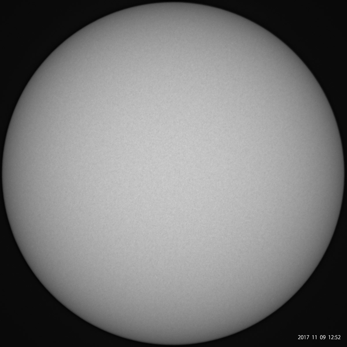 11月9日の太陽_e0174091_12183832.jpg