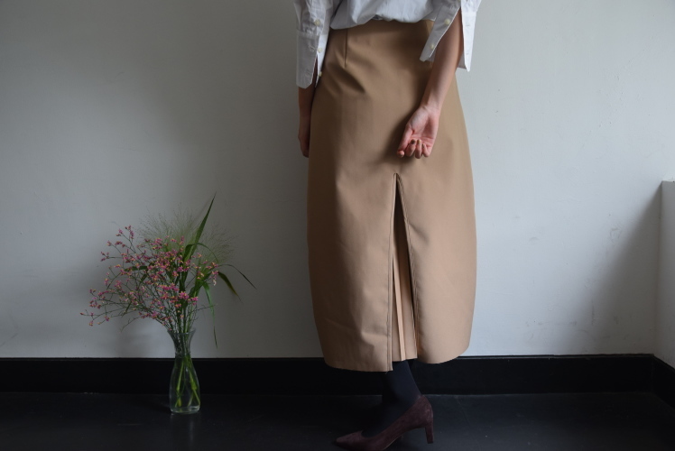 女性らしくスカートを穿く 。_b0110586_15042410.jpg