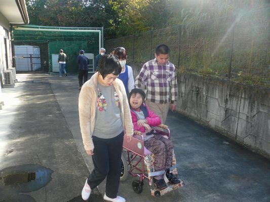 11/13 日中活動_a0154110_16513181.jpg