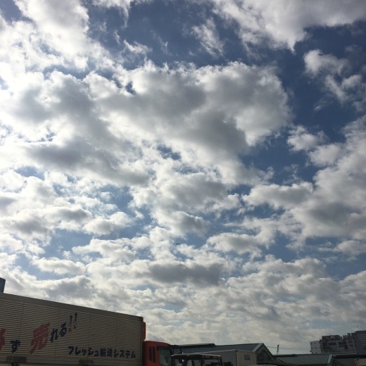 ご機嫌な雲_c0133561_02250472.jpg