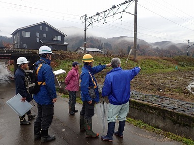 施設の長寿命化に関する協議(五箇・境川地内にて)_c0336902_08104456.jpg