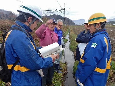 施設の長寿命化に関する協議(五箇・境川地内にて)_c0336902_08111125.jpg