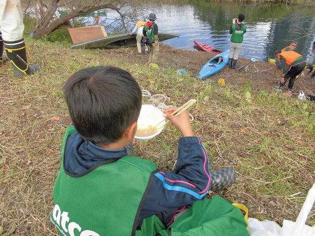 穏やかな滝川でカヌーを満喫 「滝川の水辺 守ろう!遊ぼう!プロジェクト」の後半_f0141310_07505235.jpg
