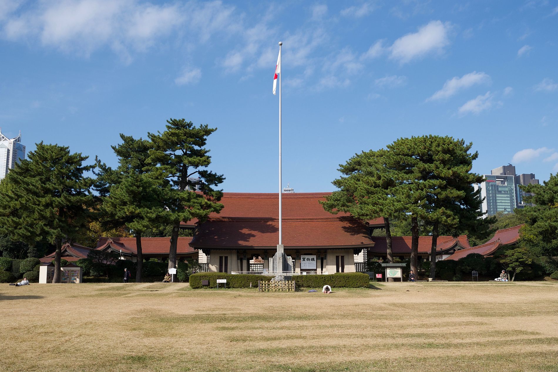 【重要文化財｜明治神宮 宝物殿】　行き方、見学のしかた　（東京都）_b0212342_14585833.jpg