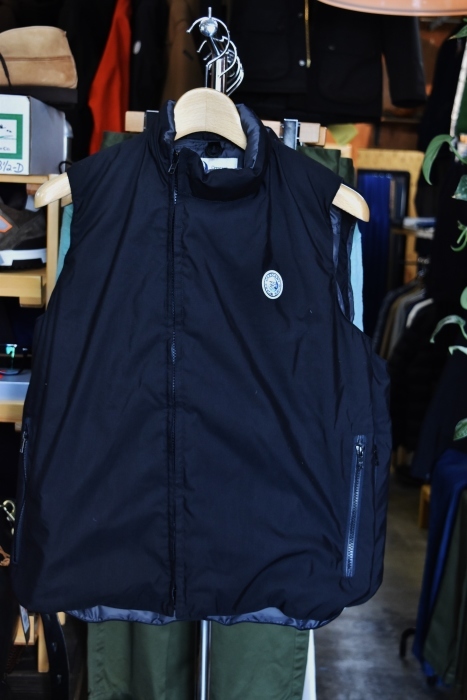 Crescent Down Works (MADE in USA) ・・・ RAIDERS風 DOWN VEST (当店フル別注)!★!_d0152280_13024854.jpg