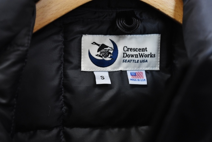Crescent Down Works (MADE in USA) ・・・ RAIDERS風 DOWN VEST (当店フル別注)!★!_d0152280_13140524.jpg