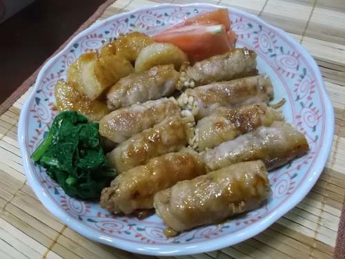 えのきの豚肉巻き&白玉豆腐だんご汁_f0019498_15051507.jpg