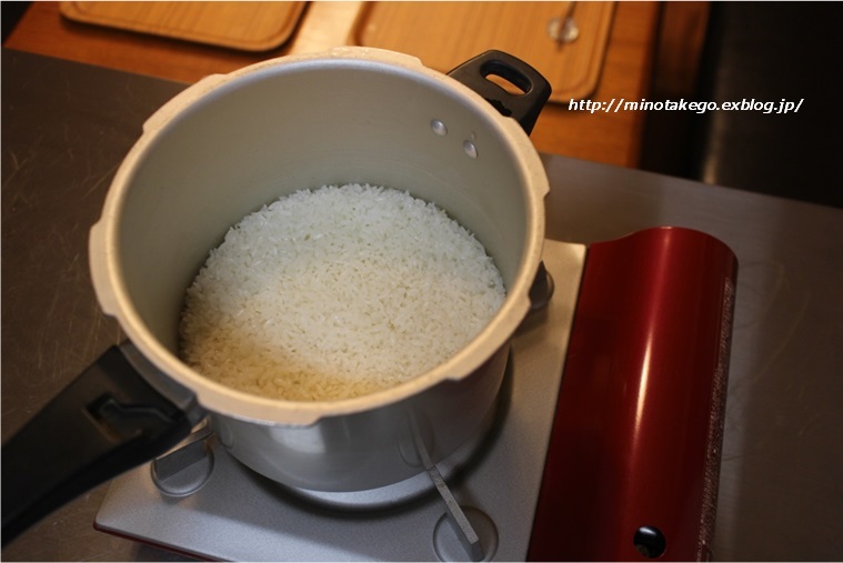 食の防災訓練してみました ~災害時も圧力鍋でご飯~_e0343145_20343692.jpg