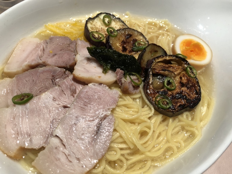 まかない塩ラーメン!クオリティあげてくよ。&11月17日(金)のランチメニュー_d0243849_15123852.jpeg