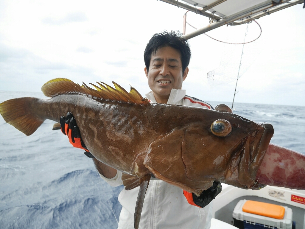 泳がせ釣り 沖縄 釣り船てんぐの沖釣りblog 泳がせ釣り 沖縄 釣り船てんぐの沖釣りblog