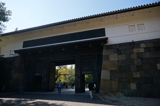 熟男　熟女　みんな集まれ　熟・熟の　箱根ツアー　その3　泉岳寺、靖国神社と江戸城跡_a0195071_21582524.jpg