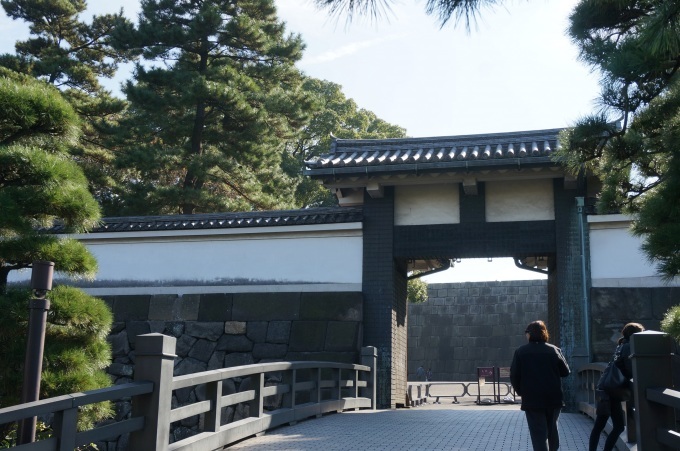 熟男　熟女　みんな集まれ　熟・熟の　箱根ツアー　その3　泉岳寺、靖国神社と江戸城跡_a0195071_22223509.jpg