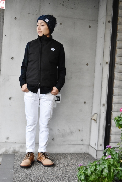 Crescent Down Works (MADE in USA) ・・・ RAIDERS風 DOWN VEST (当店フル別注)!★!_d0152280_14521278.jpg