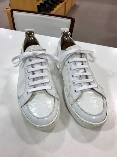 ホワイトレザーのお手入れ_d0166598_15324220.jpg