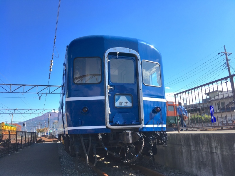 ブルートレインで寝台特急気分を味わう♪　下吉田駅ブルートレインテラス②_d0367998_22483504.jpg