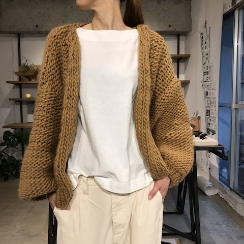 寒くなりました、、ニットの季節到来！_d0364239_19542427.jpg