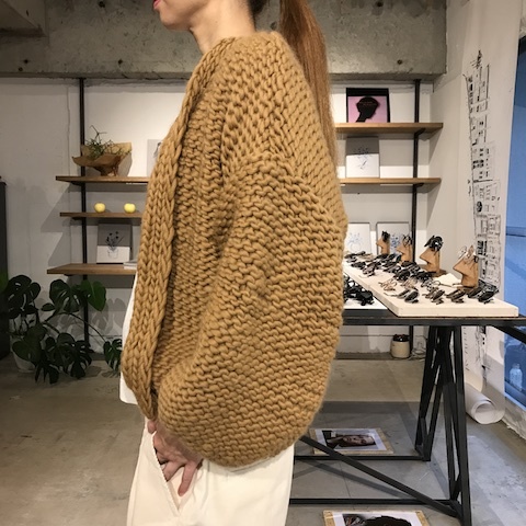 寒くなりました、、ニットの季節到来！_d0364239_19552523.jpg
