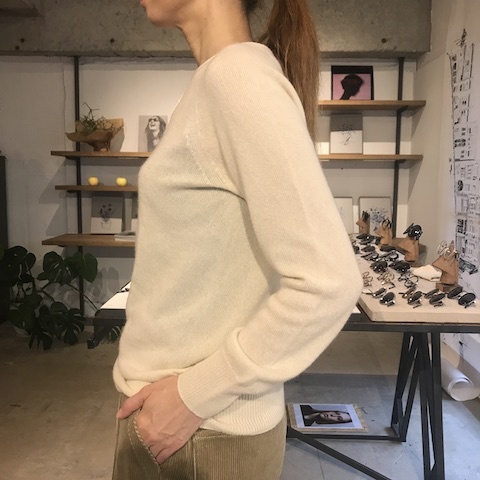 白いニット Koton_d0364239_20243284.jpg