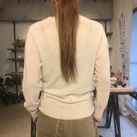 白いニット Koton_d0364239_20251690.jpg