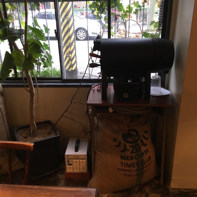 小さくても魅力あるお店やサロンインテリアとは? _f0375763_22180610.jpeg