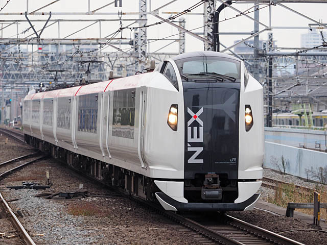 都内で撮り鉄 189系N102編成かいじ186号 他_f0199866_18160993.jpg