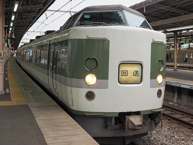 都内で撮り鉄 189系N102編成かいじ186号 他_f0199866_18164395.jpg