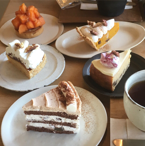 ケーキバイキング状態だったティータイム。_b0065587_16475653.jpg