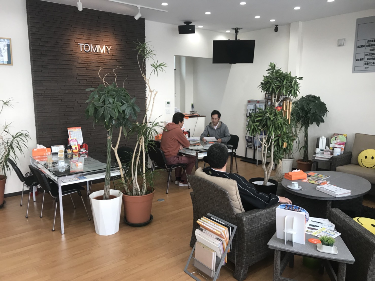 11月19日(日)トミーモータース本店ブログ☆ランクルご成約祭り!!ランクルをお探しの方はトミーモータースまで♪_b0127002_20001633.jpg