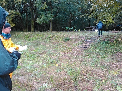 小雨に濡れながら楽しく地図・コンパス勉強会_c0359615_17340117.jpg