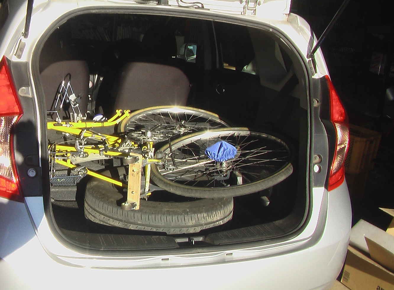 カーサイクリング 日産ノートに自転車を積む 電子工作やってみたよ