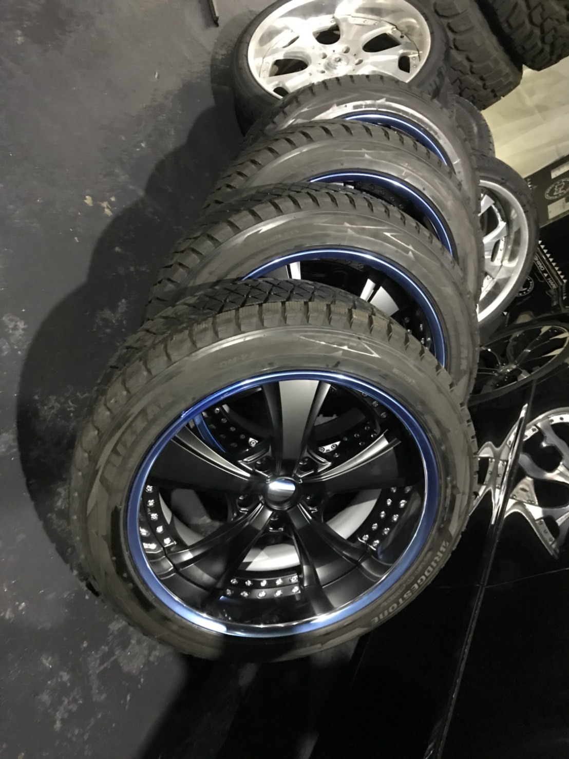 11月20日(月)トミーベース カスタムブログ☆QX56 更に進化を遂げて再撮影!!_b0127002_11221585.jpg