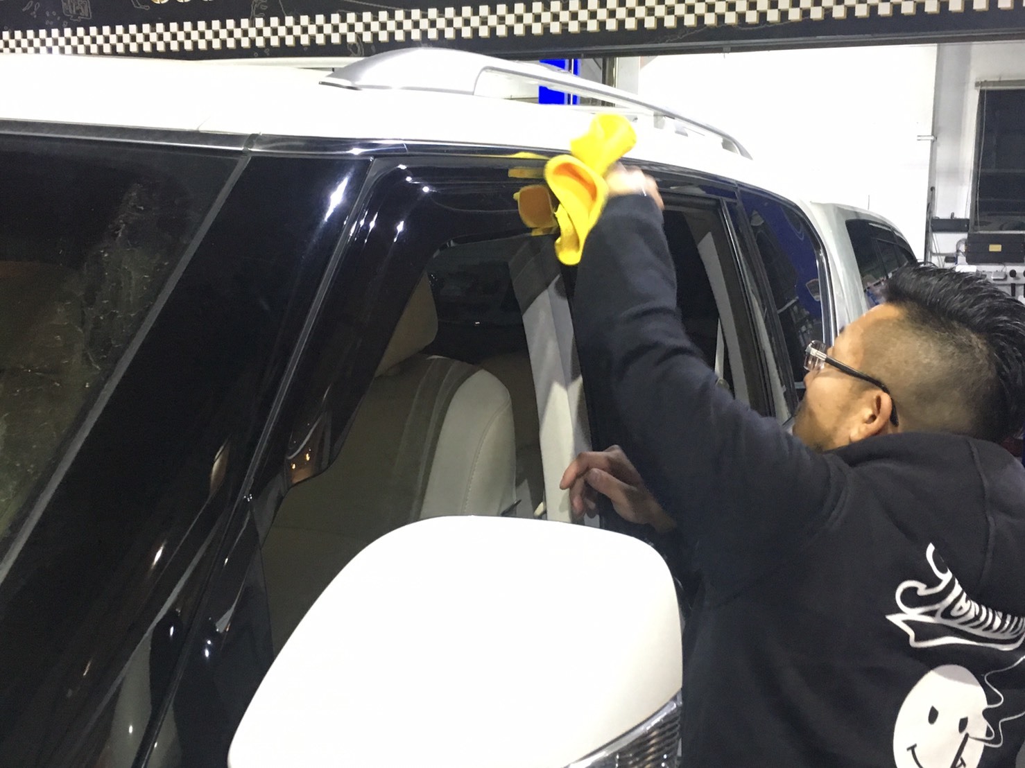 11月20日(月)トミーベース カスタムブログ☆QX56 更に進化を遂げて再撮影!!_b0127002_11453625.jpg