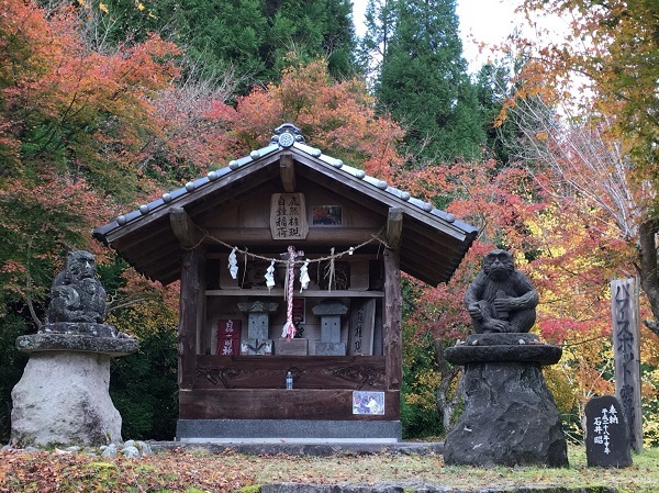 猿飛神社（猿飛千壺峡内）_f0364707_09160564.jpg