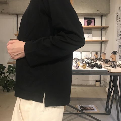 BEETERのカットソー ブラック_d0364239_17551434.jpg