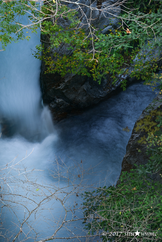 山里の秋：2：水辺の彩_a0142976_18101575.jpg