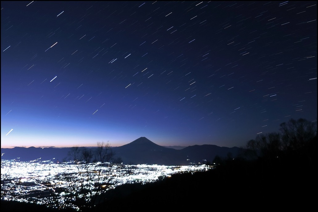 星空の甘利山_a0188405_00551377.jpg