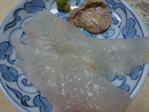 11/20 一正蒲鉾 おでん + イワシ鯨刺し + 本カワハギ刺し + 鮪中トロ@自宅_b0042308_09010968.jpg