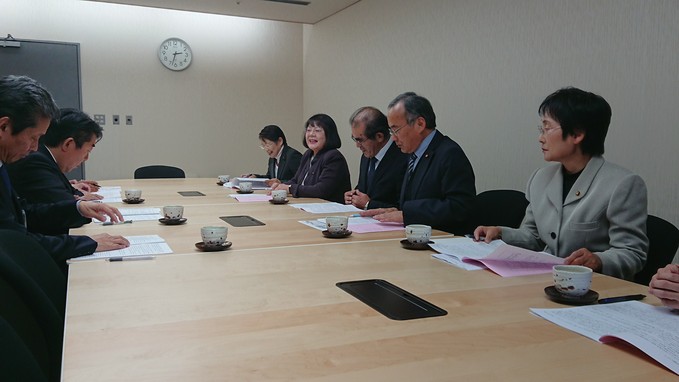 共産党市議団が前橋市に来年度の予算要望書を提出_e0260114_20192355.jpg