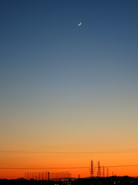 17:00の夕空と三日月❤_e0182389_17132127.jpg