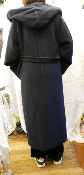 long black coat_f0144612_09592933.jpg