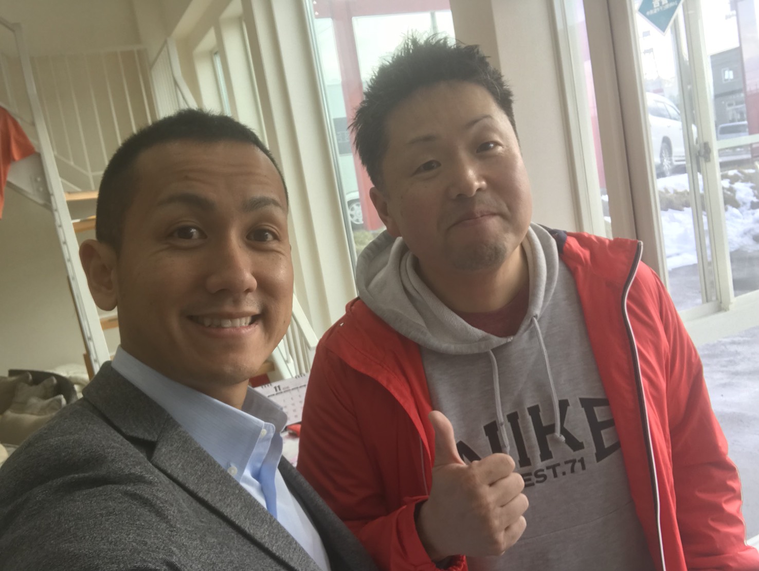 11月23日 木曜日のひとログ(´▽`) プリウスご成約♬ランクル・ハマー・アルファード♬TOMMYモータース_b0127002_192961.jpg