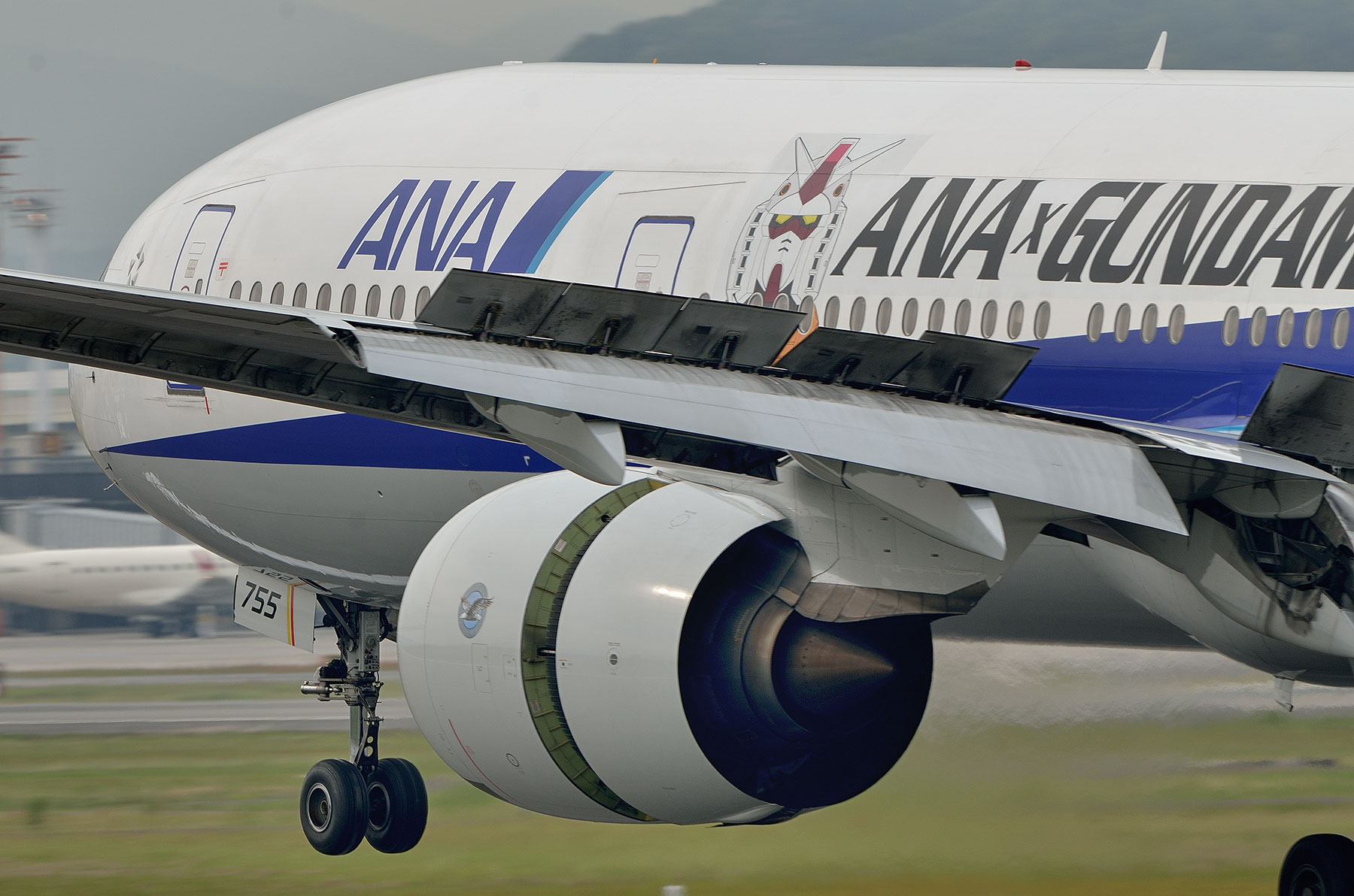 BOEING 777-300 / JA755A - GUNDAM JET - : SKY LOUNGE GARDEN BOEING 777-300 / JA755A - GUNDAM JET - : SKY LOUNGE GARDEN
