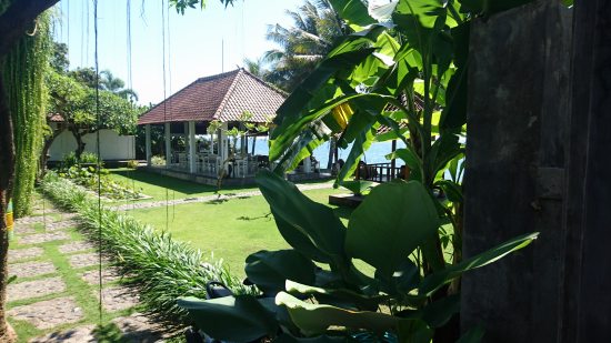 Villa Mojitoと Warung Pesisi @ Air Sanih, Buleleng (\'17年5月)_d0368045_030379.jpg