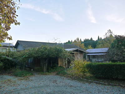 菊池水源の山暮らし 株式会社旬援隊の敷地内の様子(2017秋)_a0254656_16542530.jpg