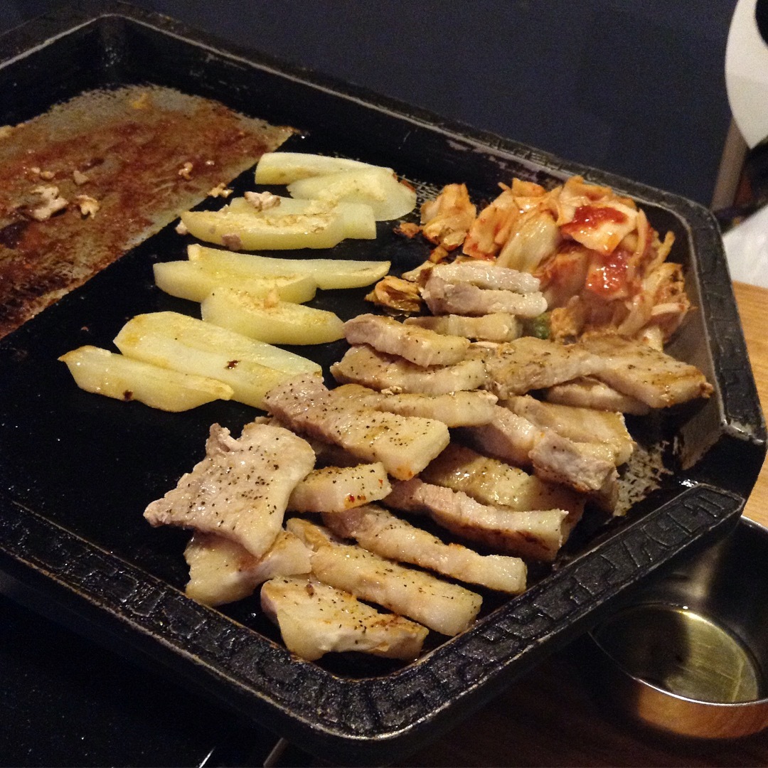 相方とサムギョプサル_a0334793_11350175.jpg