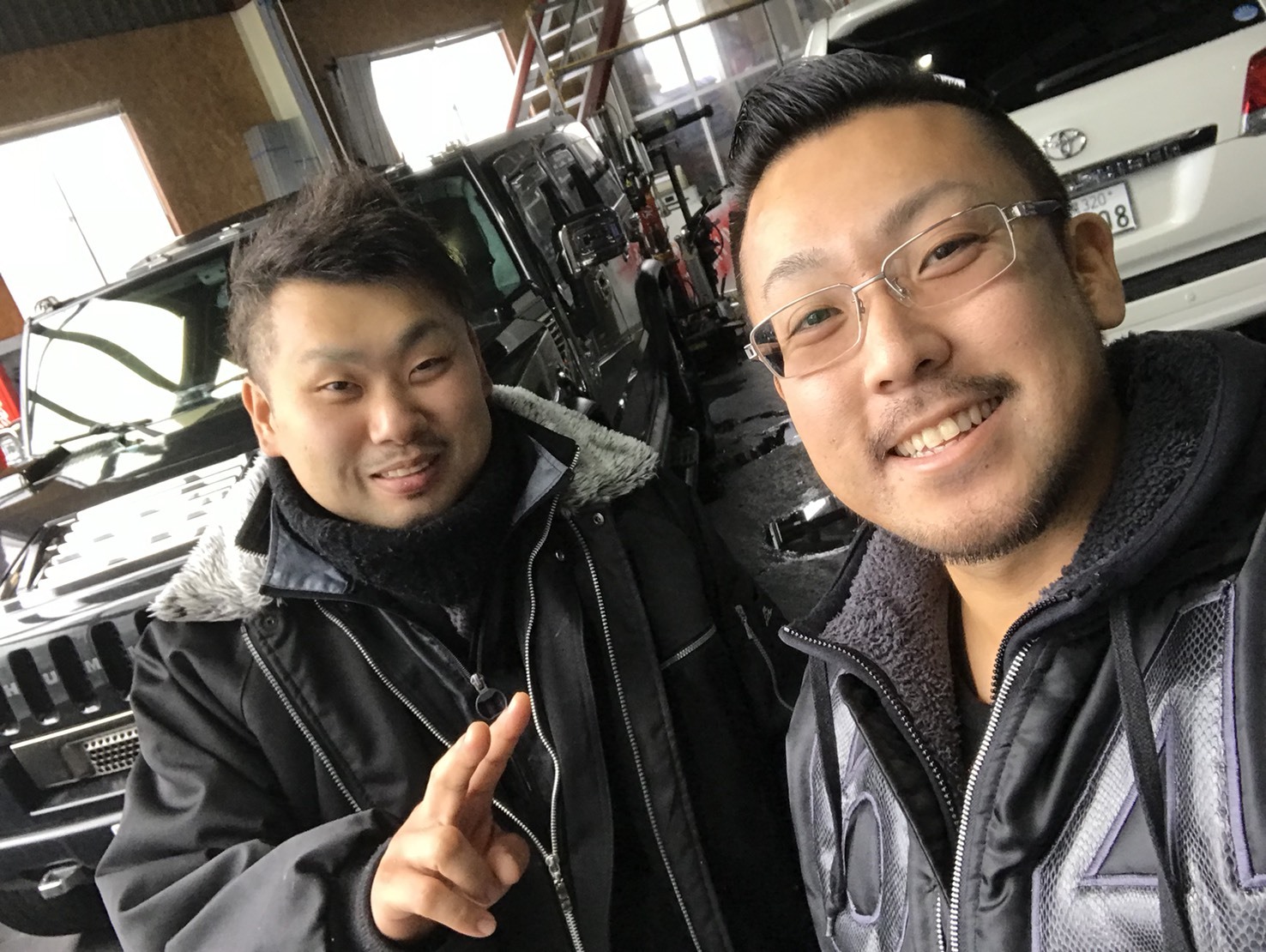 11月24日(金)トミーベース カスタムブログ☆10インチ現行サイバーナビをインストール!!_b0127002_11505236.jpg
