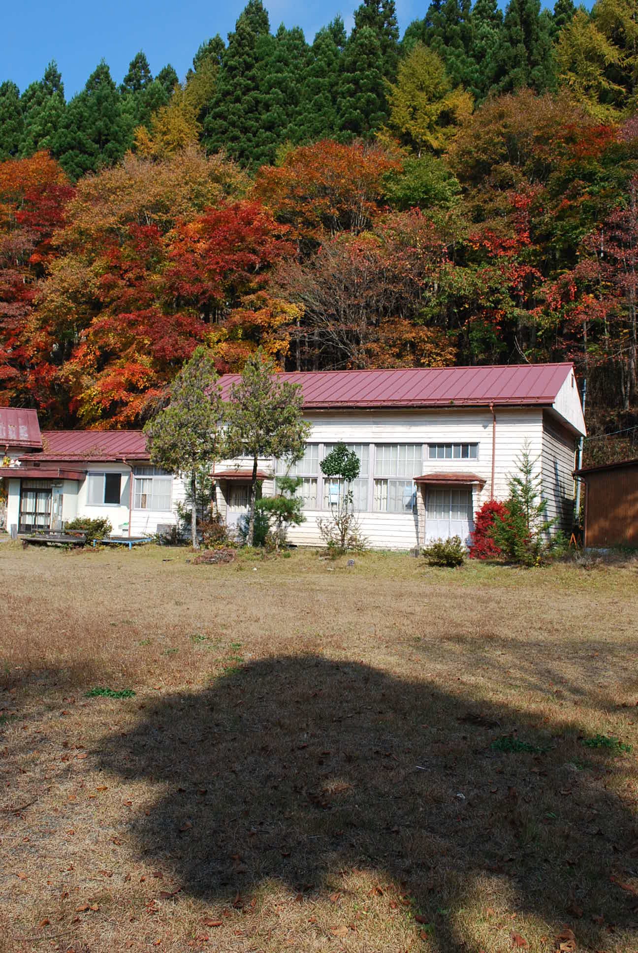 埼玉県秩父市の旧大滝村立小学校三峰分校(建築家・関根要太郎作品再見)_f0142606_04050645.jpg