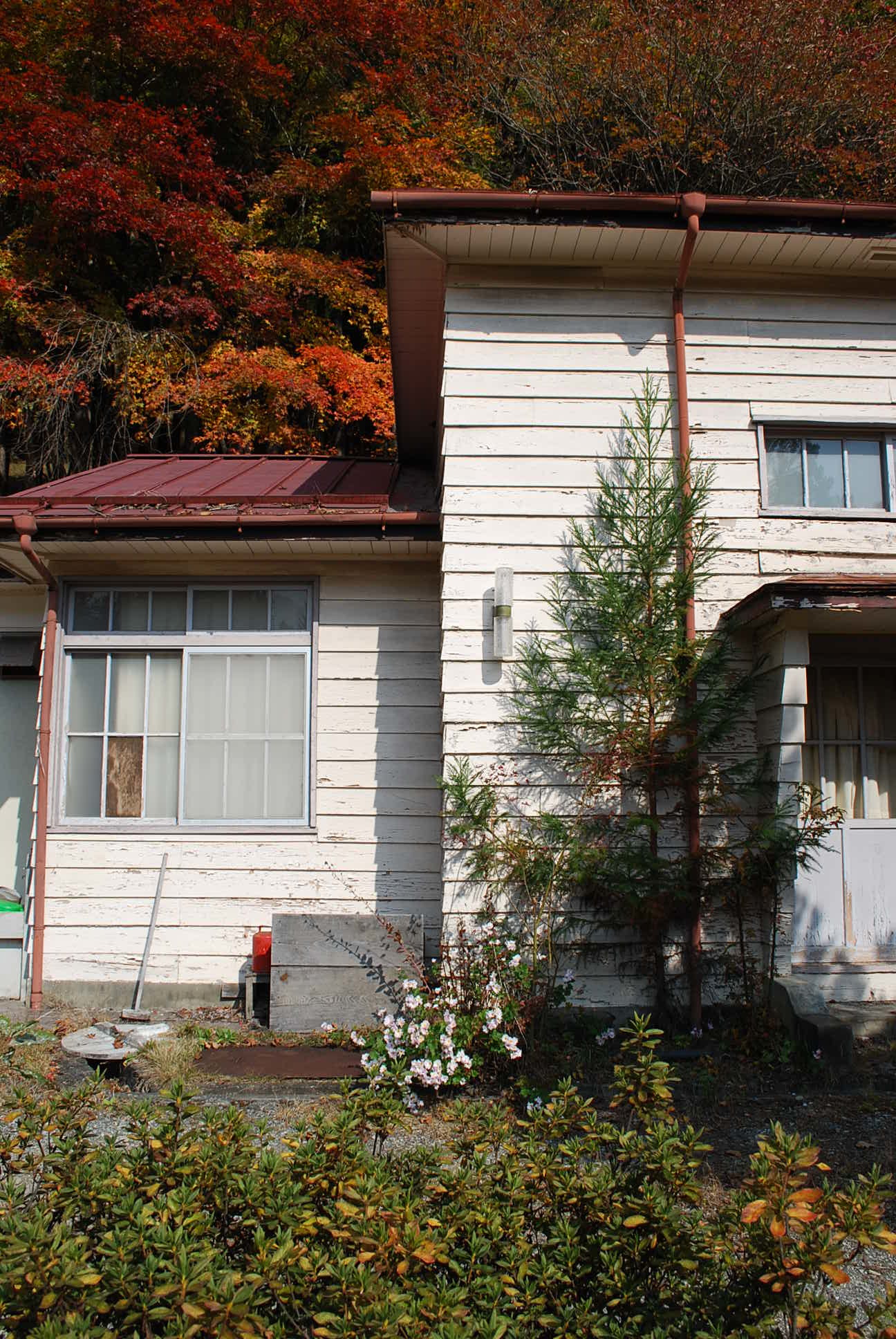 埼玉県秩父市の旧大滝村立小学校三峰分校(建築家・関根要太郎作品再見)_f0142606_04062918.jpg