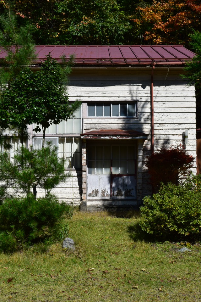 埼玉県秩父市の旧大滝村立小学校三峰分校(建築家・関根要太郎作品再見)_f0142606_04114922.jpg