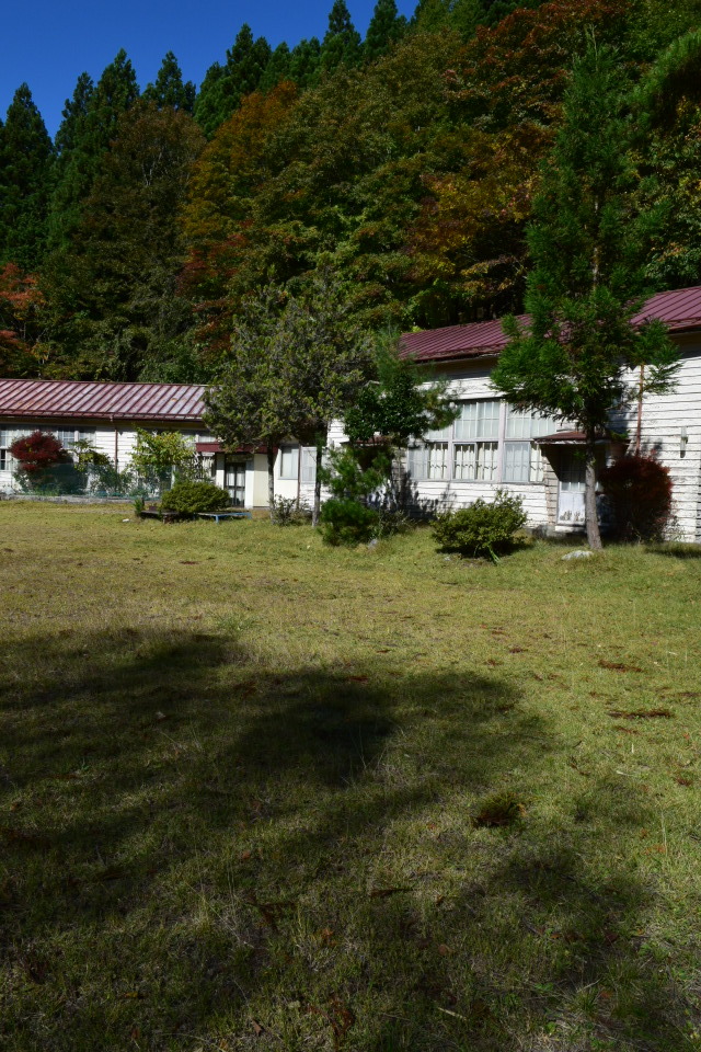 埼玉県秩父市の旧大滝村立小学校三峰分校(建築家・関根要太郎作品再見)_f0142606_04121394.jpg